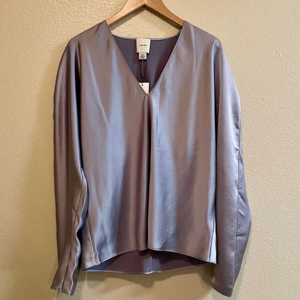 Calvin Klein Silver/Lavender Satin Blouse | Size XL - Picture 4 of 8